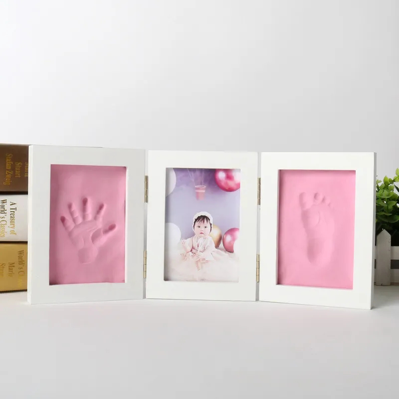 Baby Products Photos - กรอบรูปลายทารกแรกเกิดทำด้วยมือและรอยเท้าพร้อมชุดดินน้ำมันเป็นของที่ระลึกของเด็กผู้ชายเด็กผู้หญิงการตกแต่งบ้านสินค้าสำหรับเด็กทารก