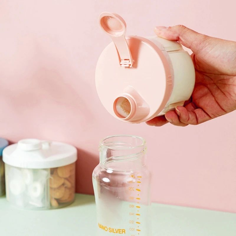 Baby Products Distributor - กล่องเก็บอาหารเด็กแบบพกพา ใช้ซ้ำได้ ถ้วยใส่ขนม 4 ช่อง กล่องแบ่งนมผงสำหรับทารกแรกเกิด